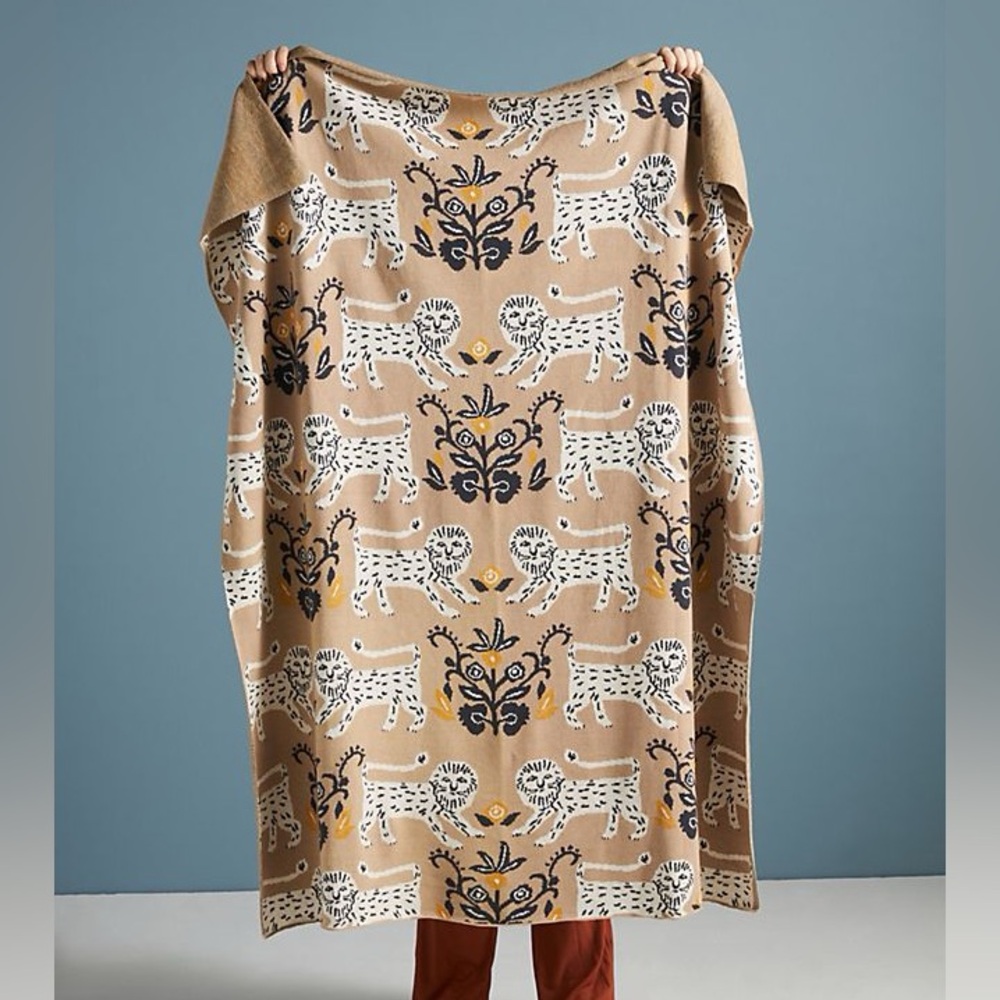 Anthropologie Beige, White & Black Lion Pattern Throw Blanket